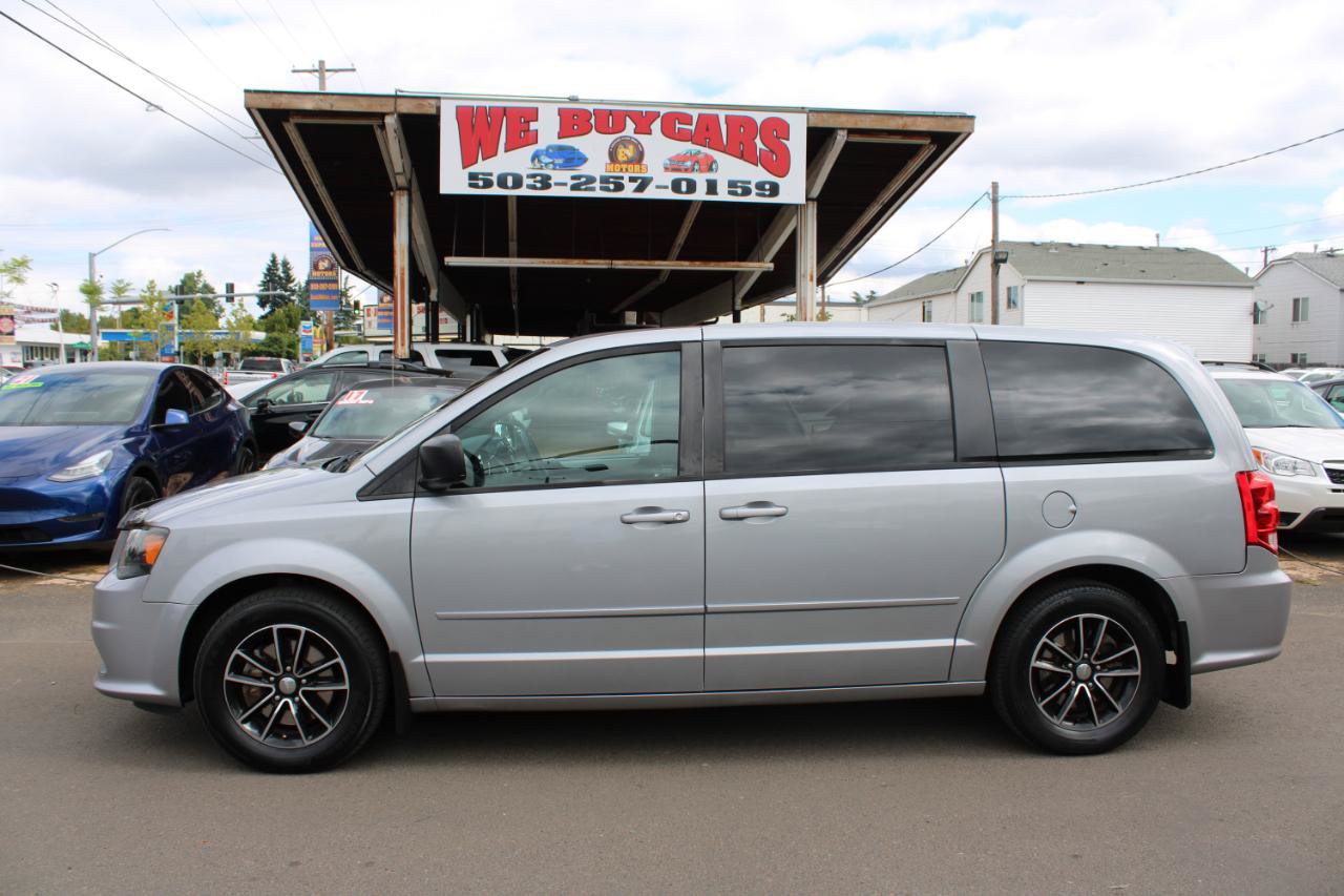 Used 2015 Dodge Grand Caravan SE w/ Quick Order Package 29E SE FWD image 3