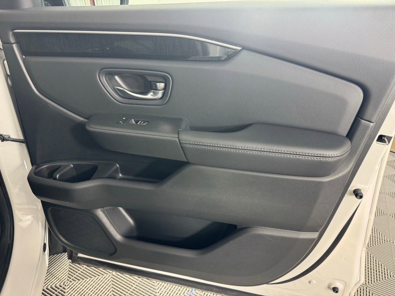 Used 2025 Honda Pilot Elite image 35