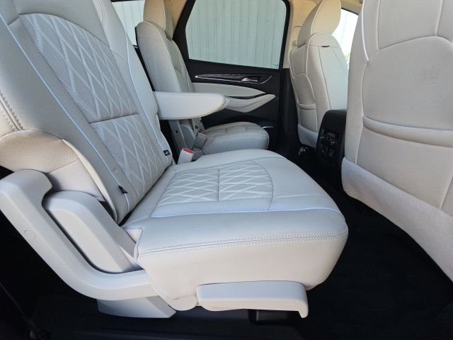 Used 2022 Buick Enclave Avenir w/ Avenir Technology Package image 16