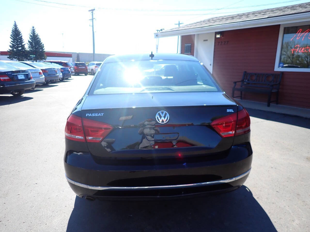 Used 2012 Volkswagen Passat 2.5 SEL FWD image 5