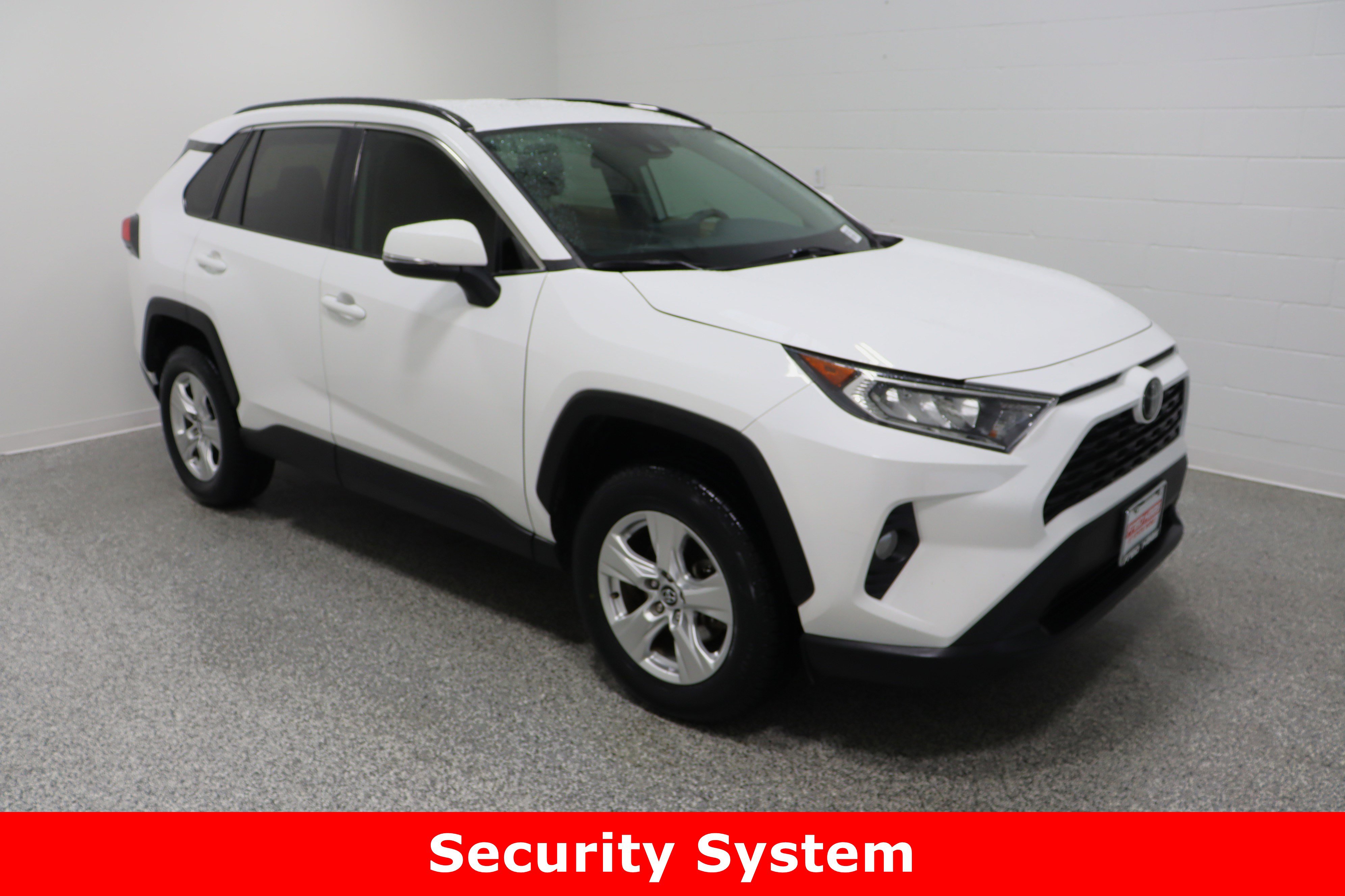 Used 2021 Toyota RAV4 XLE image 4