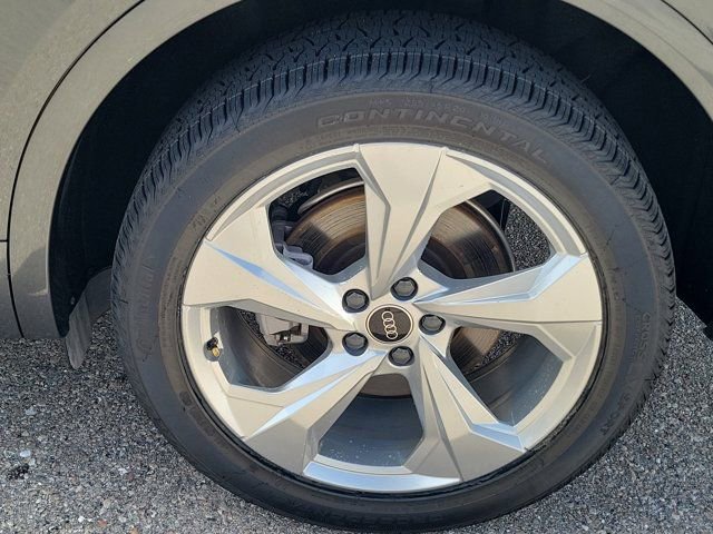 Certified 2023 Audi Q5 2.0T Premium Plus image 10