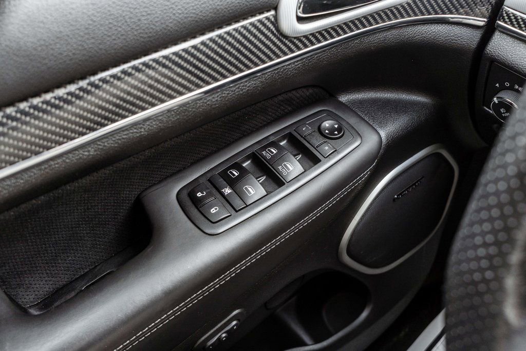 Used 2020 Jeep Grand Cherokee SRT image 17