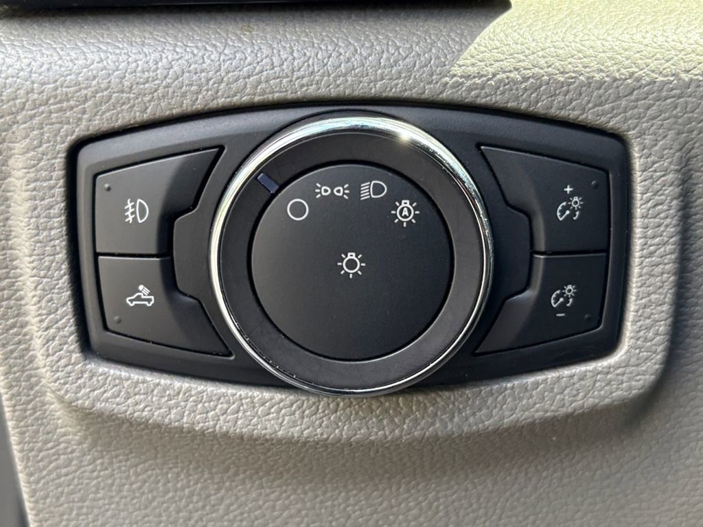 Used 2018 Ford F150 XL w/ Equipment Group 101A Mid AWD/4WD image 3