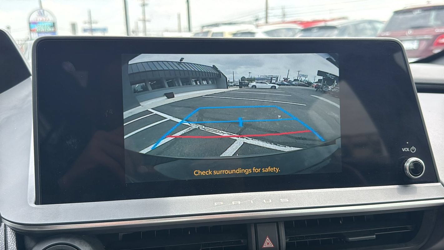 Used 2024 Toyota Prius XLE FWD image 28
