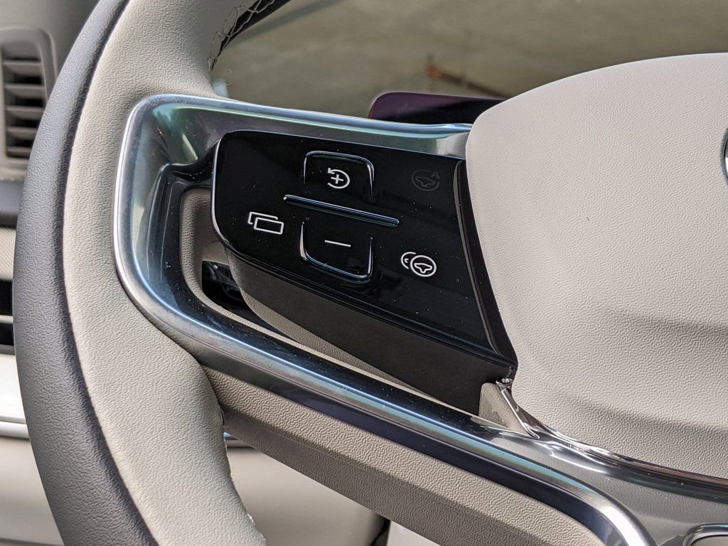 New 2025 Volvo EX90 Plus w/ Protection Package Premier image 15