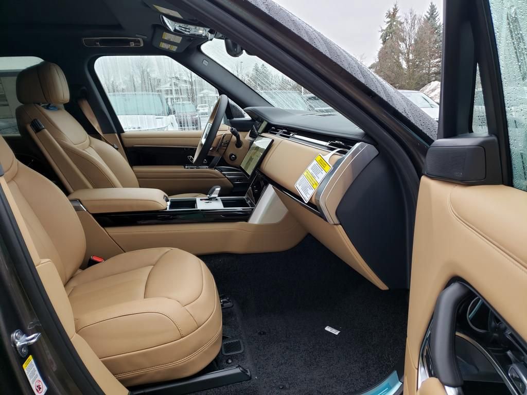 New 2025 Land Rover Range Rover SE image 14