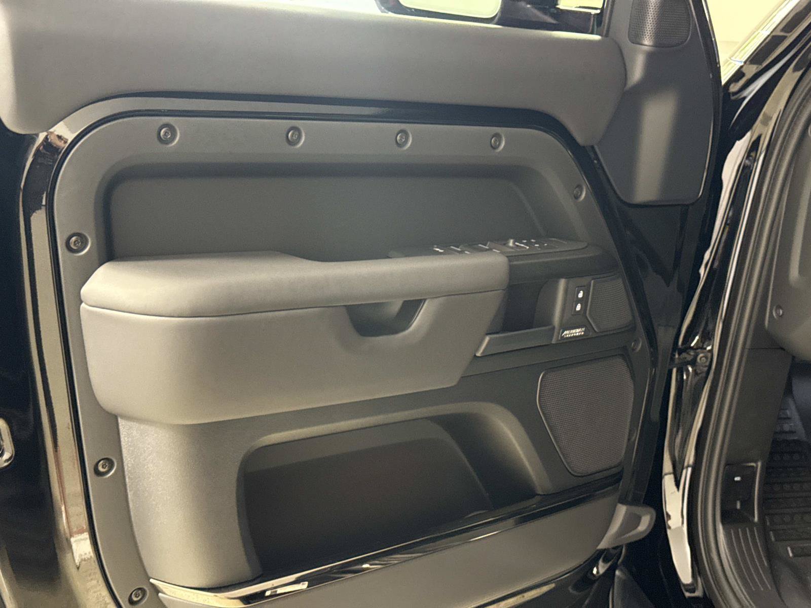 New 2026 Land Rover Defender 110 OCTA AWD/4WD image 17