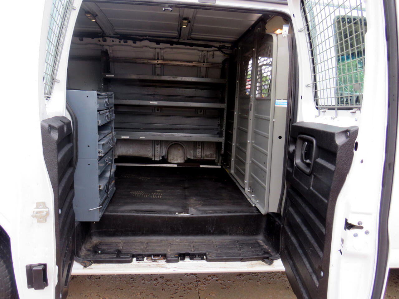 Used 2019 GMC Savana 2500 w/ Driver Convenience Package image 28