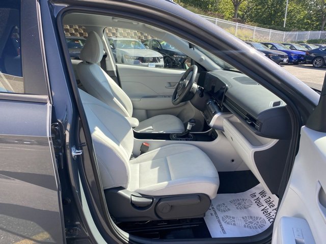 Used 2025 Hyundai Kona SEL image 27