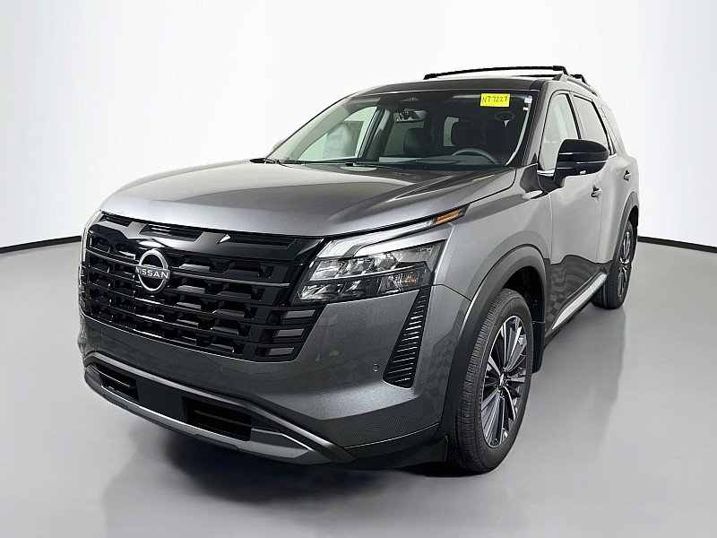 New 2026 Nissan Pathfinder Platinum w/ Accent Package AWD/4WD image 3