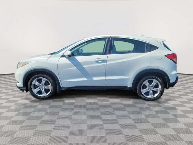 Used 2016 Honda HR-V LX image 2