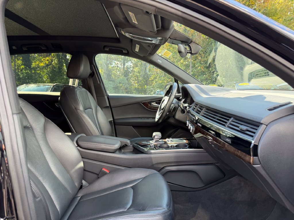 Used 2017 Audi Q7 3.0T Premium Plus w/ Premium Plus Package AWD/4WD image 16