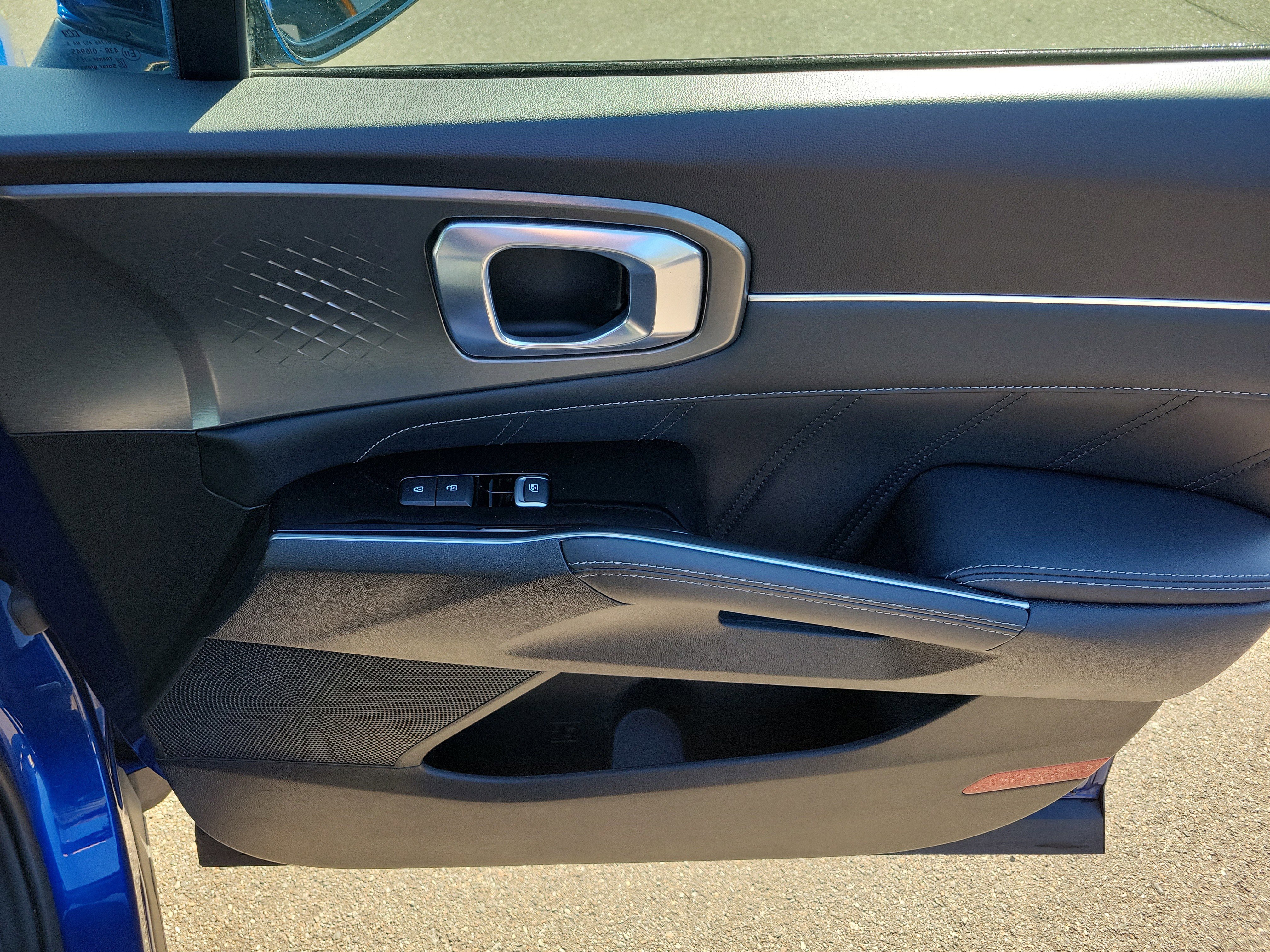 Certified 2021 Kia Sorento SX image 10