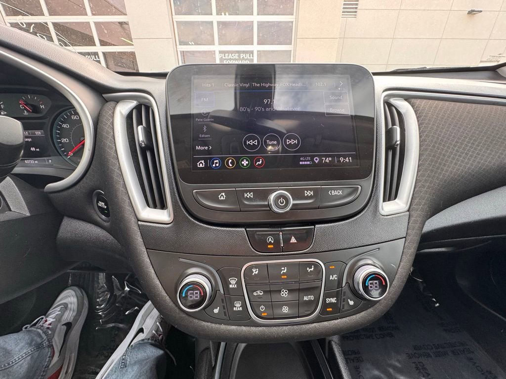 Used 2022 Chevrolet Malibu LT FWD image 11