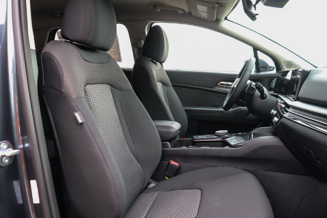 New 2027 Kia Sportage LX FWD image 9