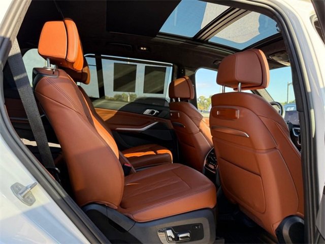 Used 2024 BMW X7 xDrive40i w/ Executive Package image 12