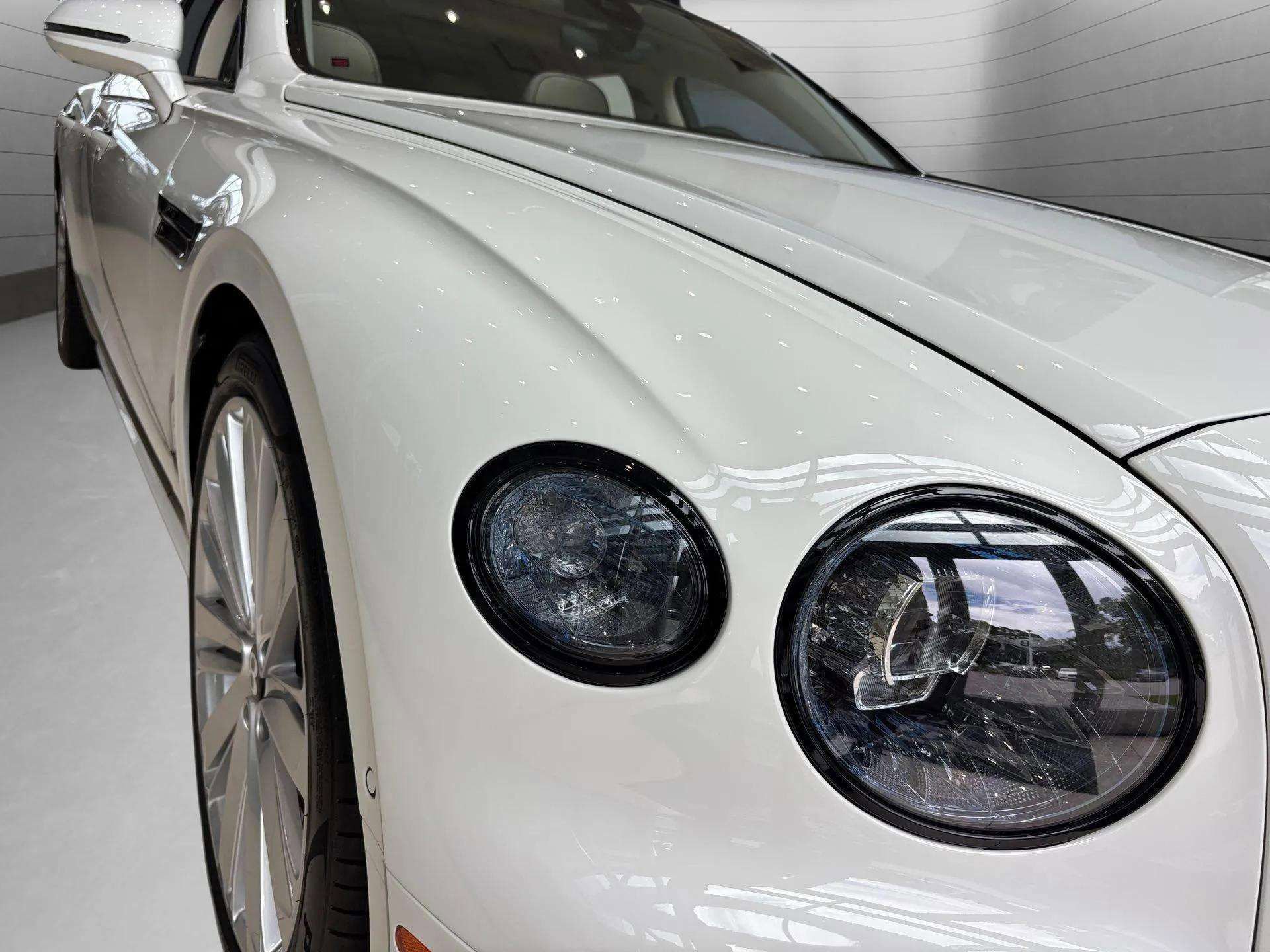 New 2025 Bentley Flying Spur Plug-In Hybrid image 60