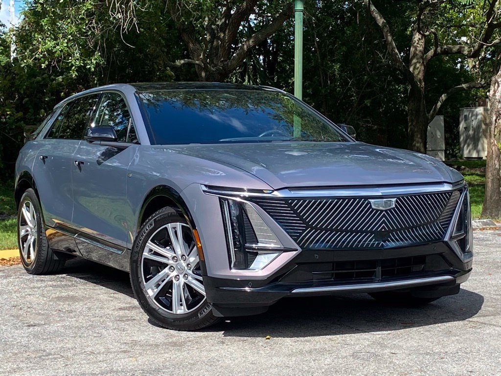 Used 2024 Cadillac Lyriq Tech RWD image 3