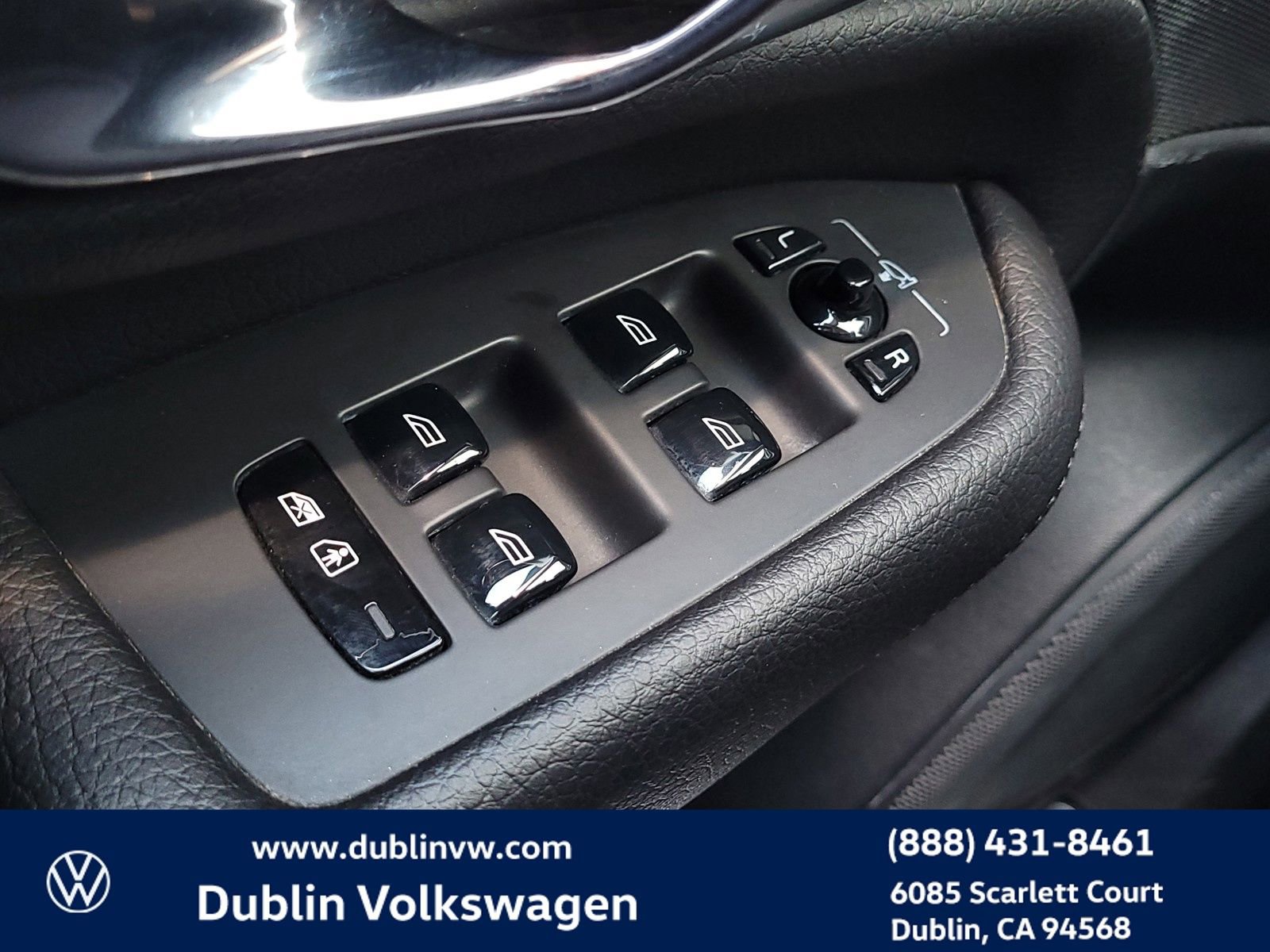 Used 2022 Volvo XC90 T8 Inscription Expression w/ Climate Package image 10