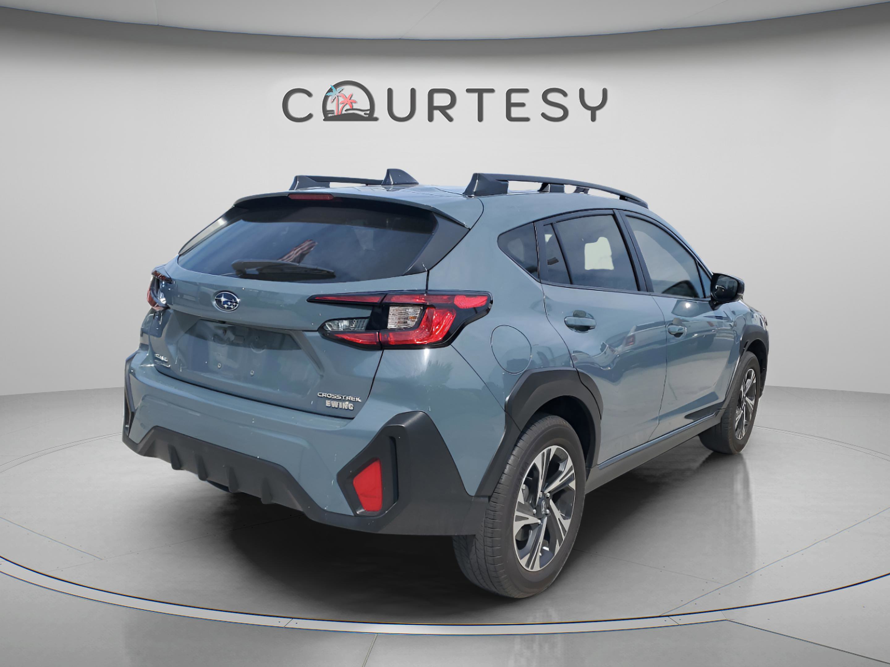 Used 2024 Subaru Crosstrek 2.0i Premium AWD/4WD image 3