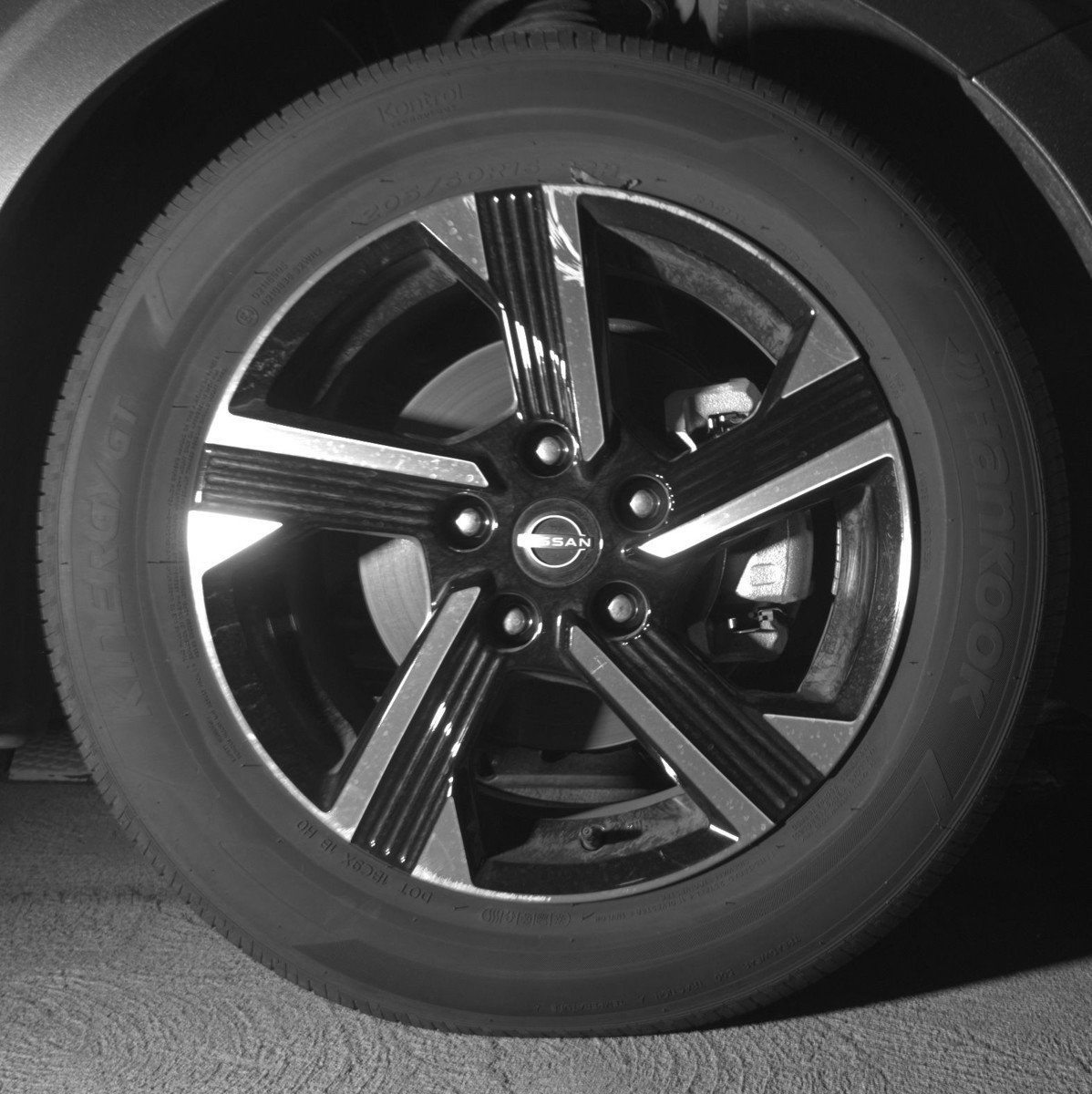 Used 2025 Nissan Sentra SV image 13