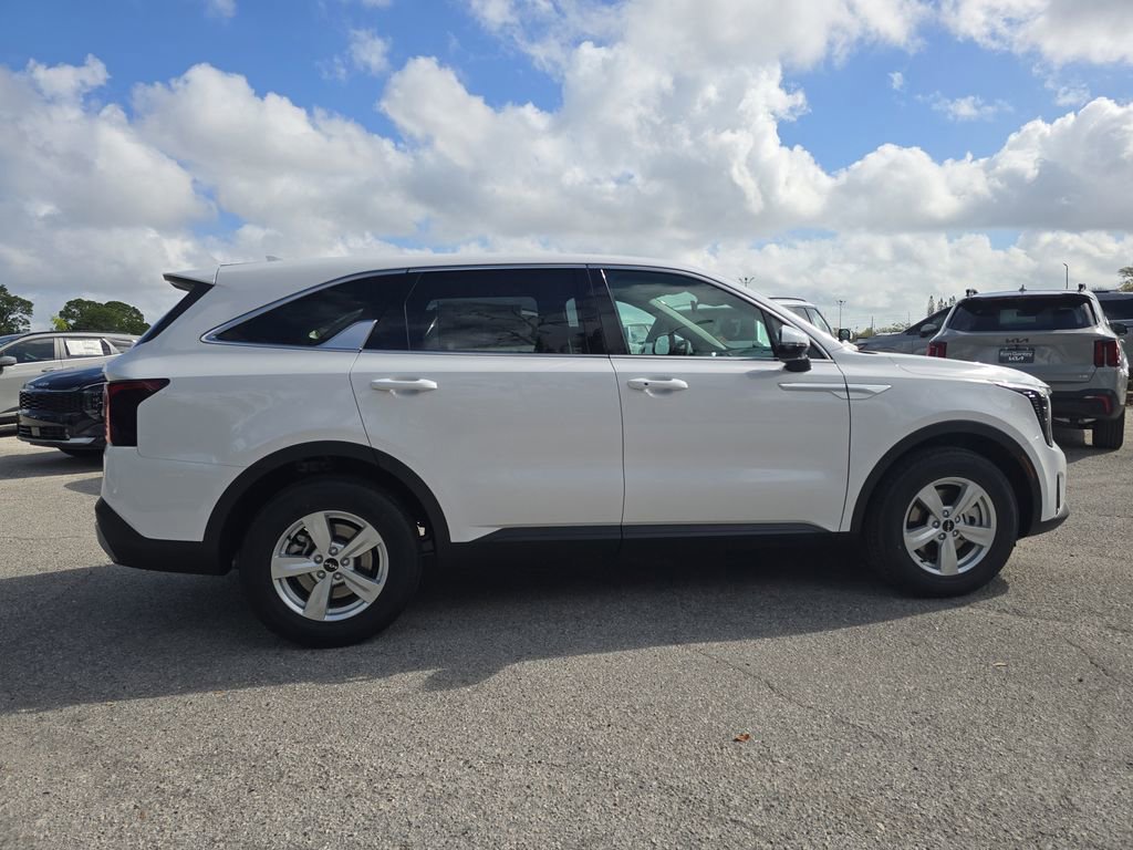 New 2026 Kia Sorento LX FWD image 9