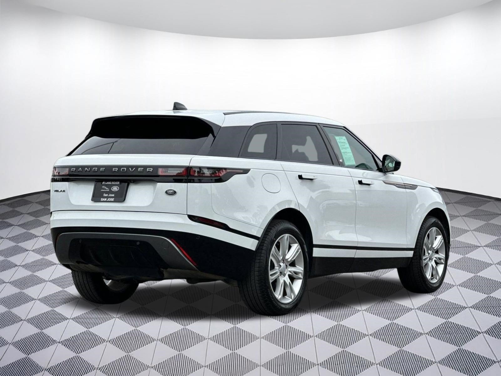 Certified 2022 Land Rover Range Rover Velar R-Dynamic S AWD/4WD image 9