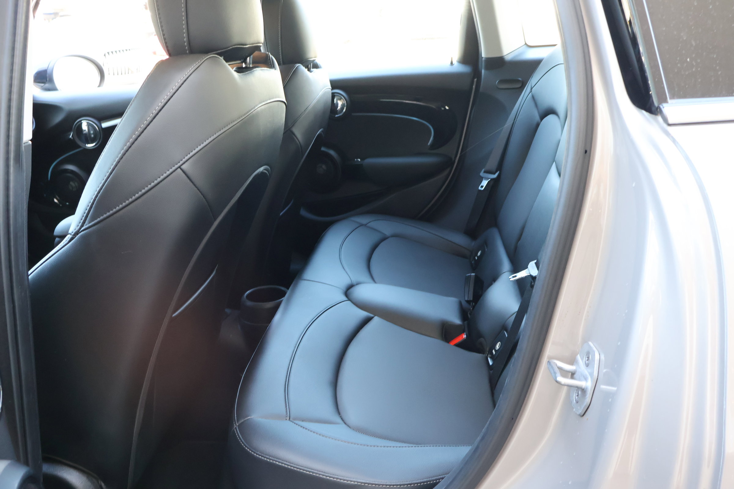 Used 2022 MINI Cooper S w/ Premium Package image 16