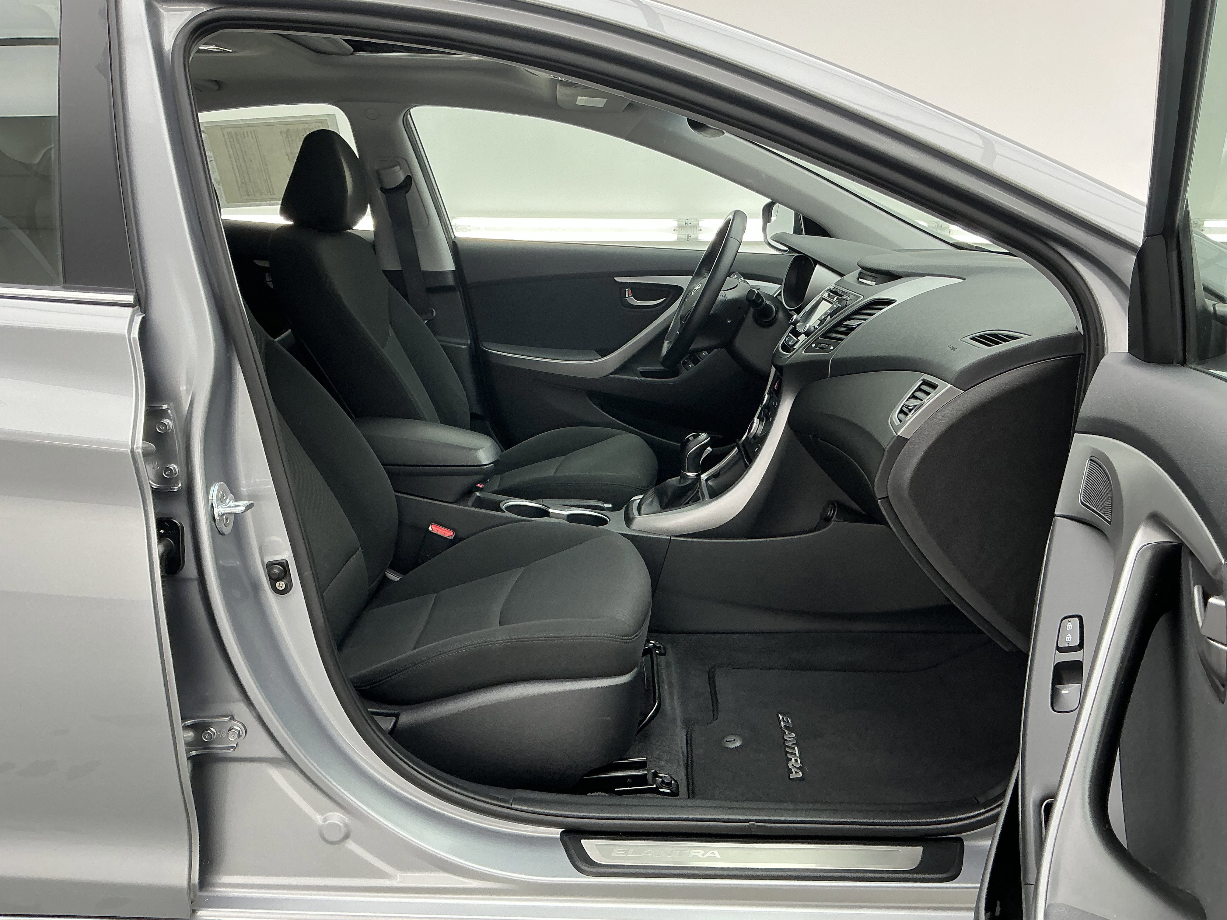 Used 2016 Hyundai Elantra Value Edition image 25