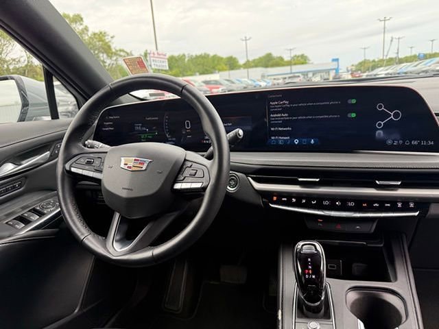 Used 2025 Cadillac XT4 Premium Luxury AWD/4WD image 11