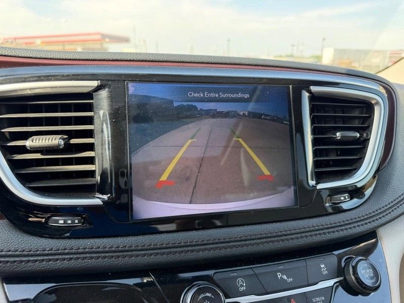 Used 2020 Chrysler Pacifica Limited FWD image 24