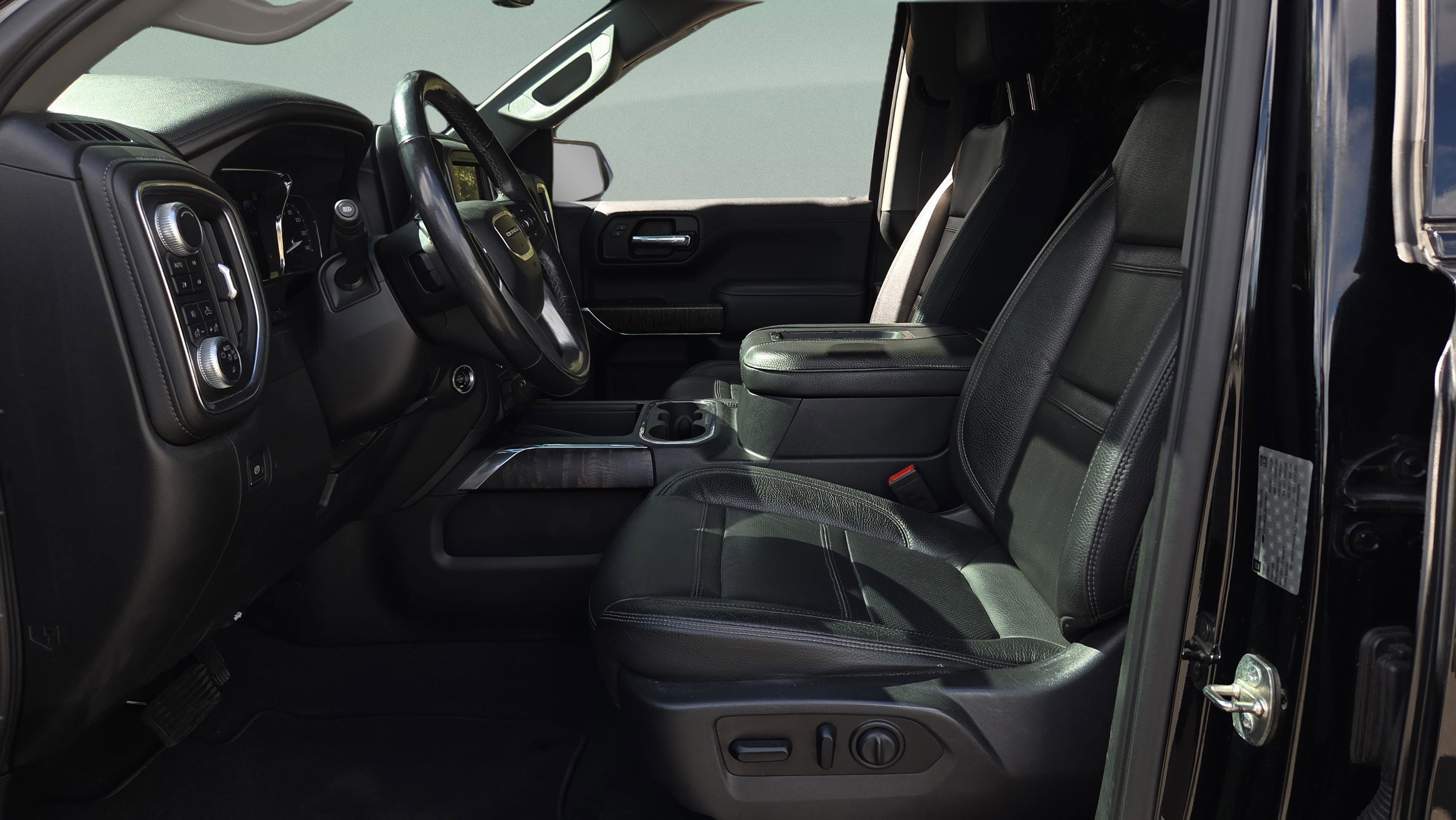 Used 2019 GMC Sierra 1500 Denali w/ Denali Carbonpro Edition image 10