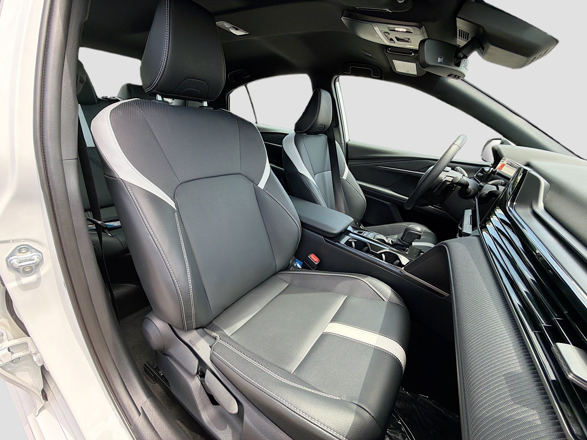 Used 2025 Toyota Camry SE w/ Multimedia Upgrade Package FWD image 14