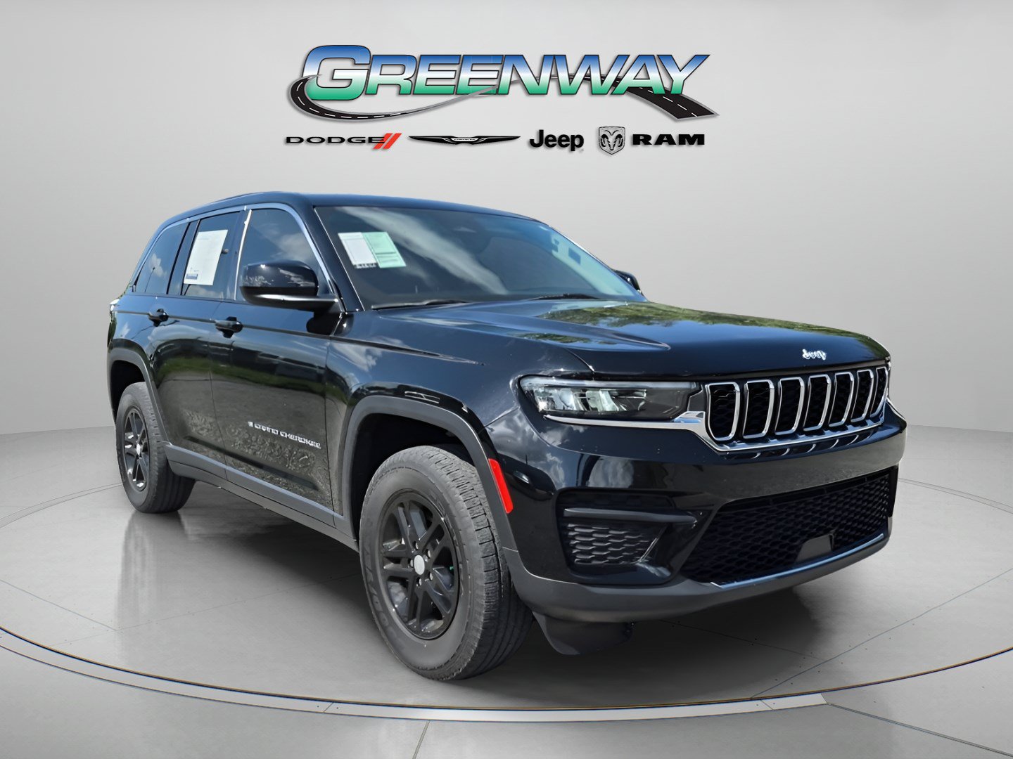 Used 2022 Jeep Grand Cherokee Laredo w/ Luxury Tech Group I