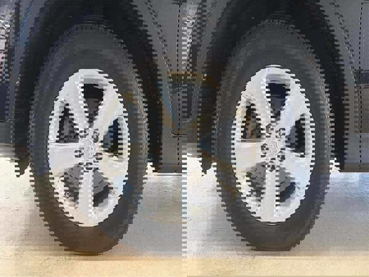 Used 2013 Toyota RAV4 XLE AWD/4WD image 13