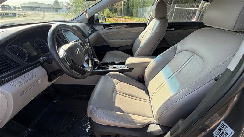 Used 2018 Hyundai Sonata Limited w/ Limited Ultimate Package 03 FWD image 10