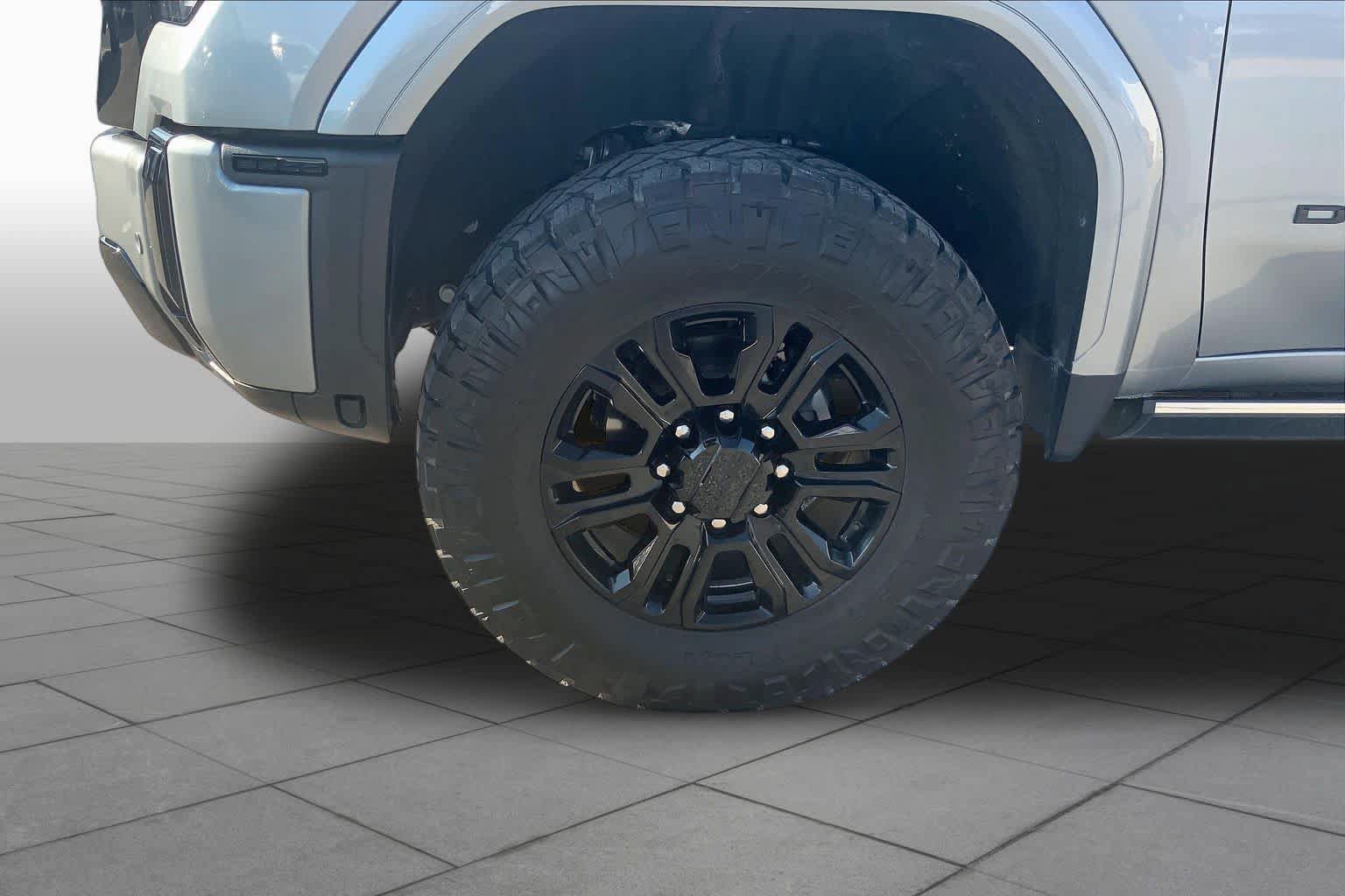 Used 2025 GMC Sierra 2500 Denali Ultimate AWD/4WD image 11
