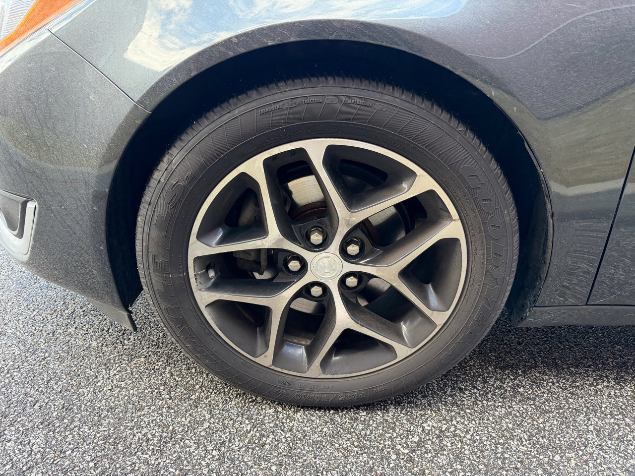 Used 2017 Buick Regal Sport Touring image 20