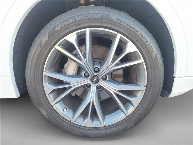 Used 2022 Audi Q8 Premium image 22