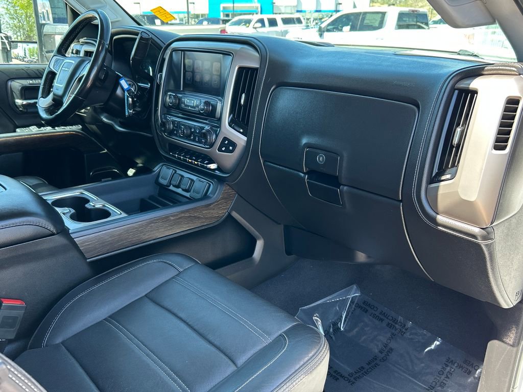 Used 2019 GMC Sierra 3500 Denali w/ Duramax Plus Package image 8