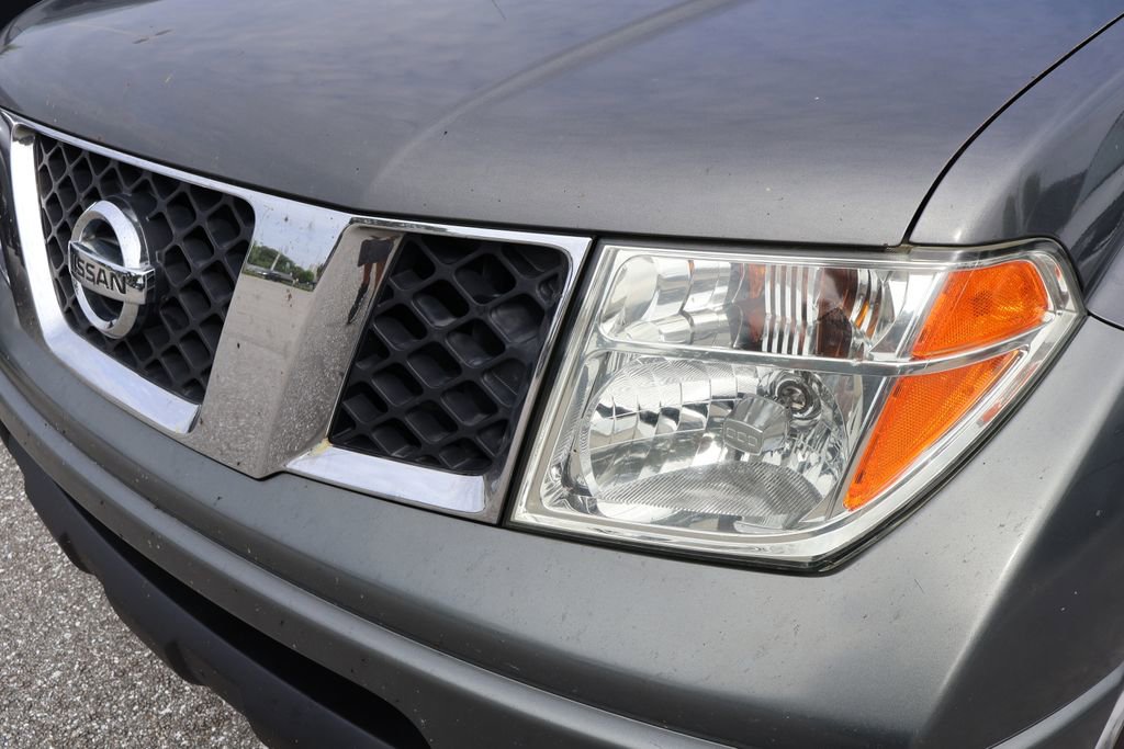 Used 2006 Nissan Frontier LE w/ (H01) Rockford Fosgate Pkg AWD/4WD image 3