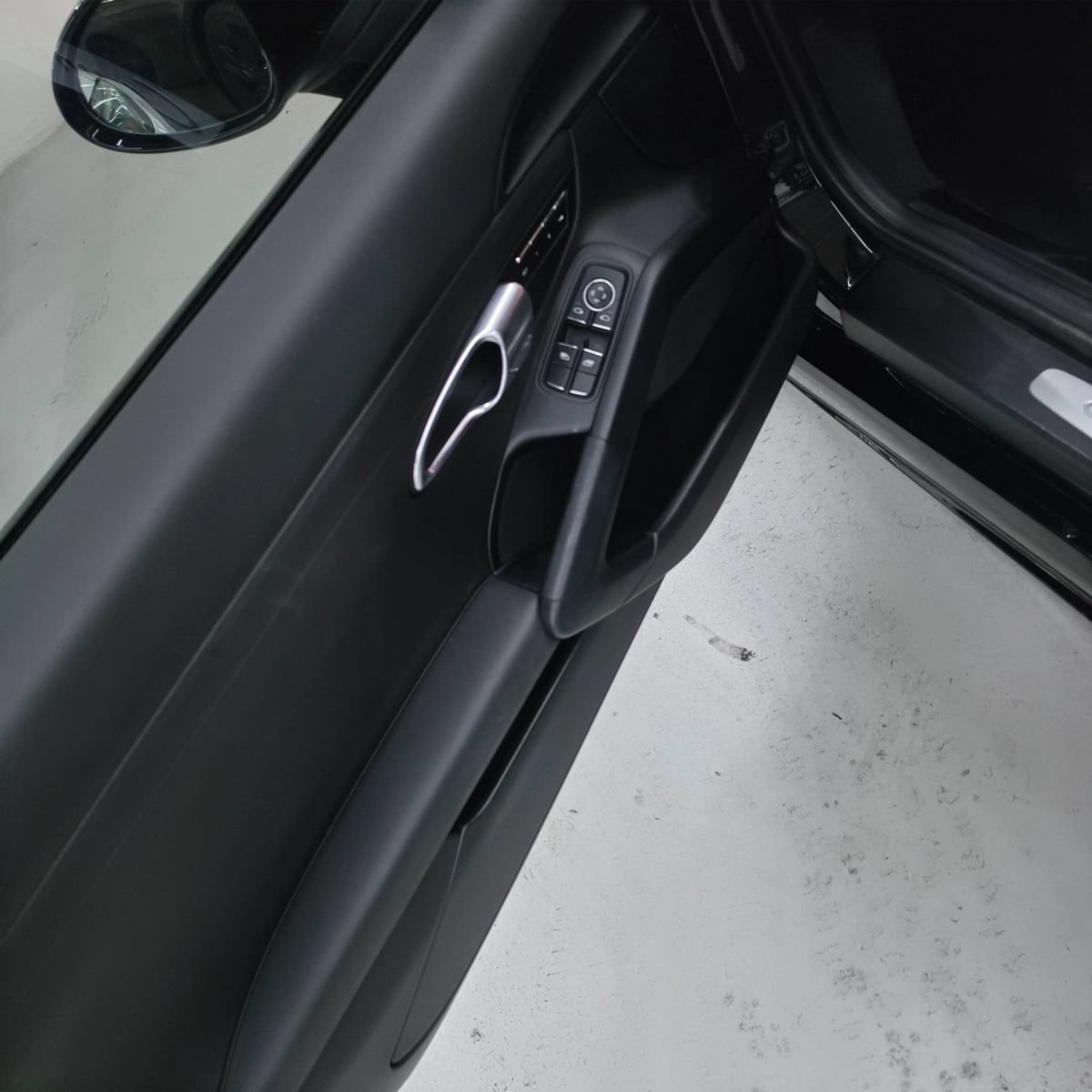 Used 2017 Porsche 718 Cayman RWD image 14