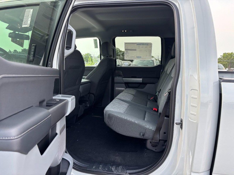 New 2026 Ford F250 XLT w/ XLT Premium Package AWD/4WD image 13