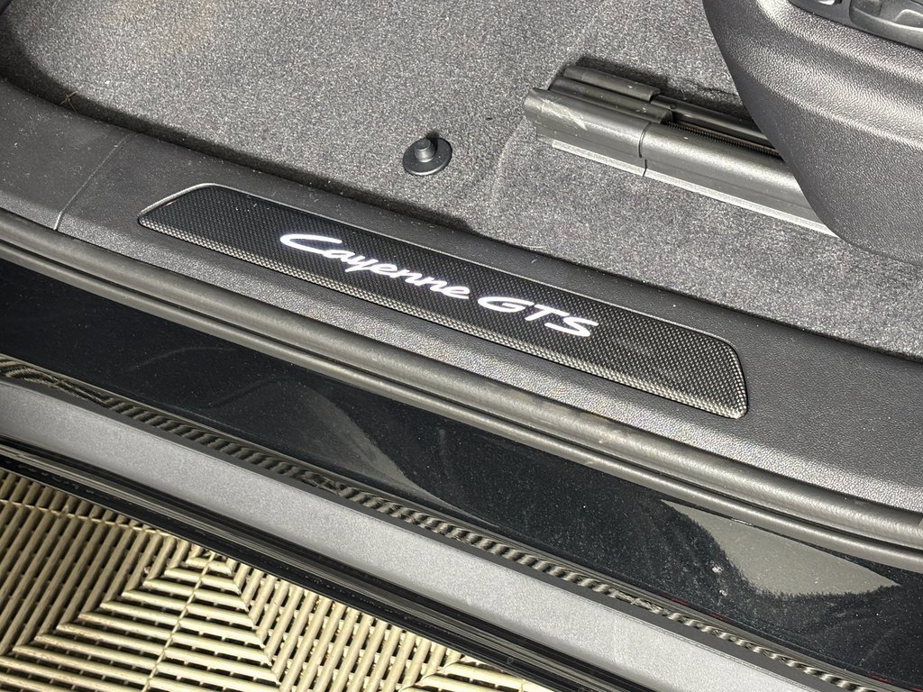 New 2026 Porsche Cayenne GTS image 18