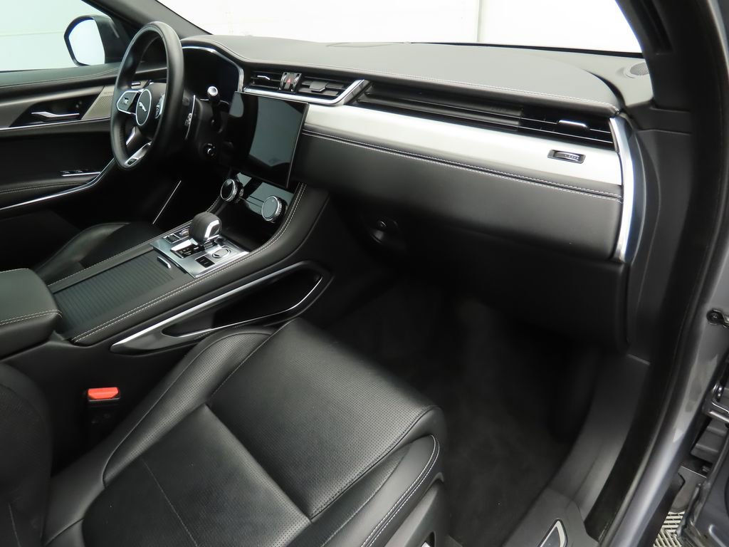 Used 2021 Jaguar F-PACE R-Dynamic S image 15