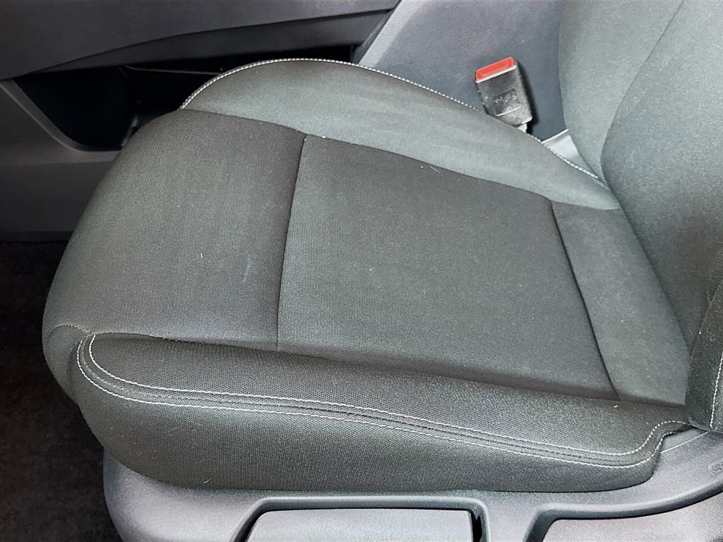 Used 2025 Nissan Rogue S image 19