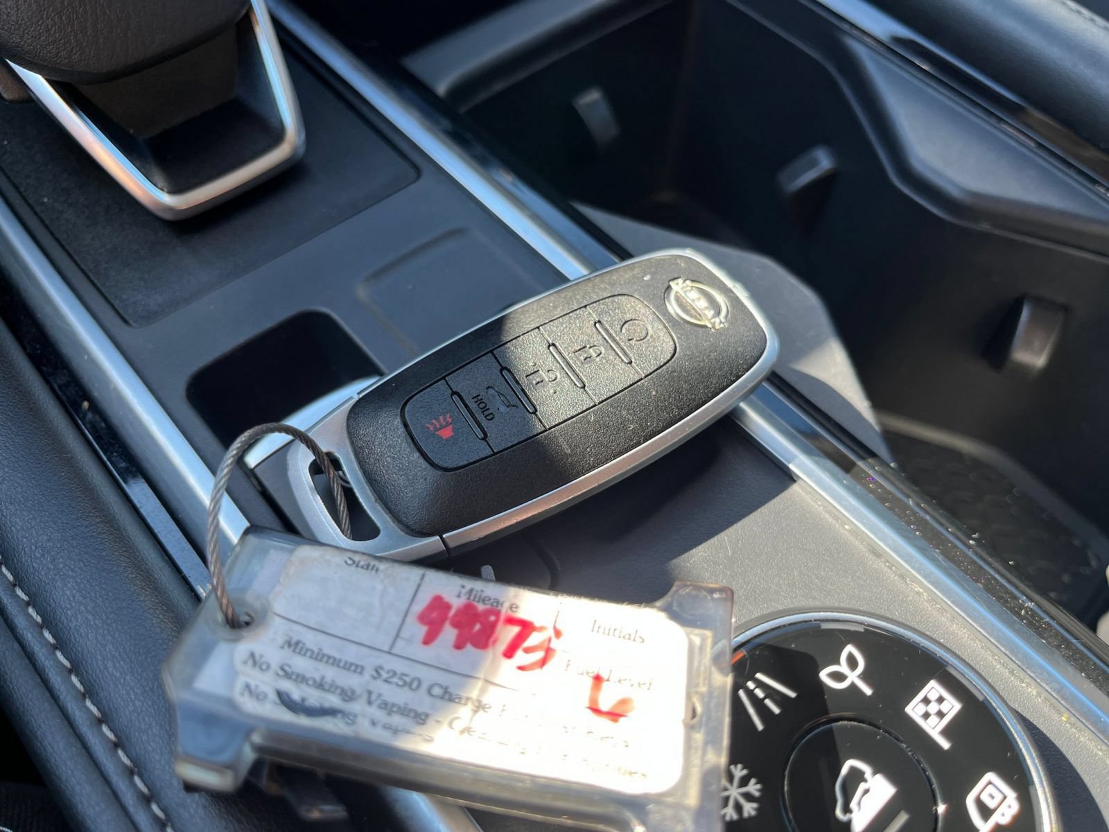 Used 2025 Nissan Pathfinder SV AWD/4WD image 17