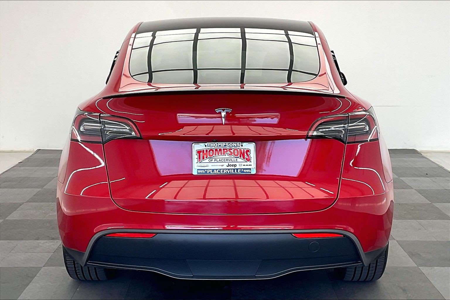 Used 2023 Tesla Model Y Long Range AWD/4WD image 3