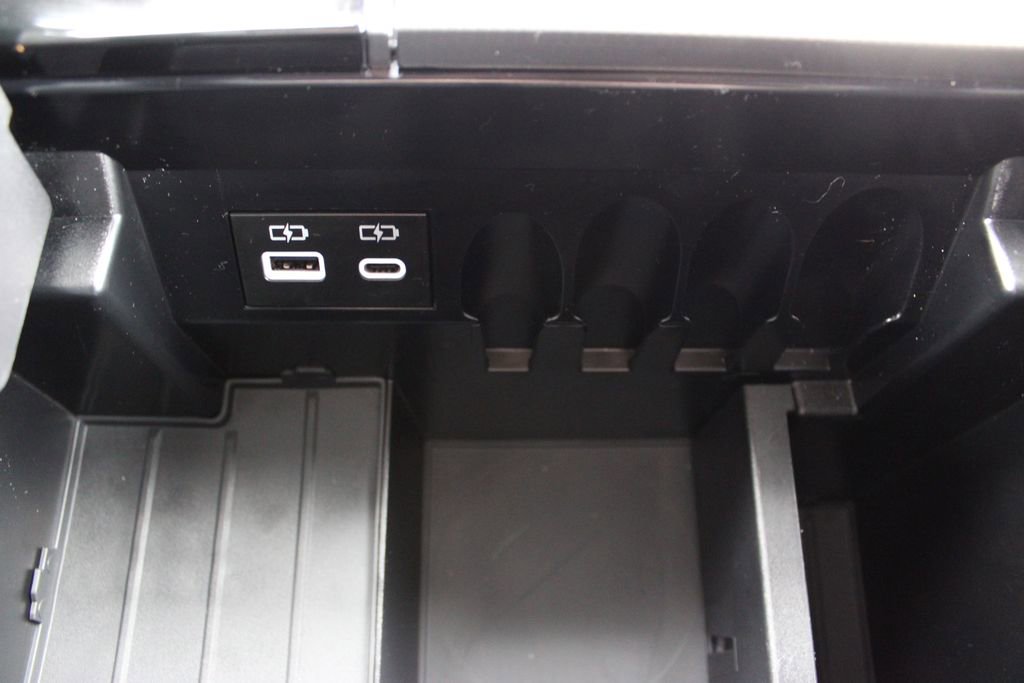 Used 2025 Toyota Sequoia Limited image 52